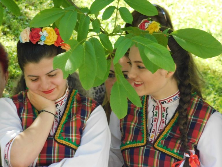 Еленчани отбелязаха тържествено своя празник