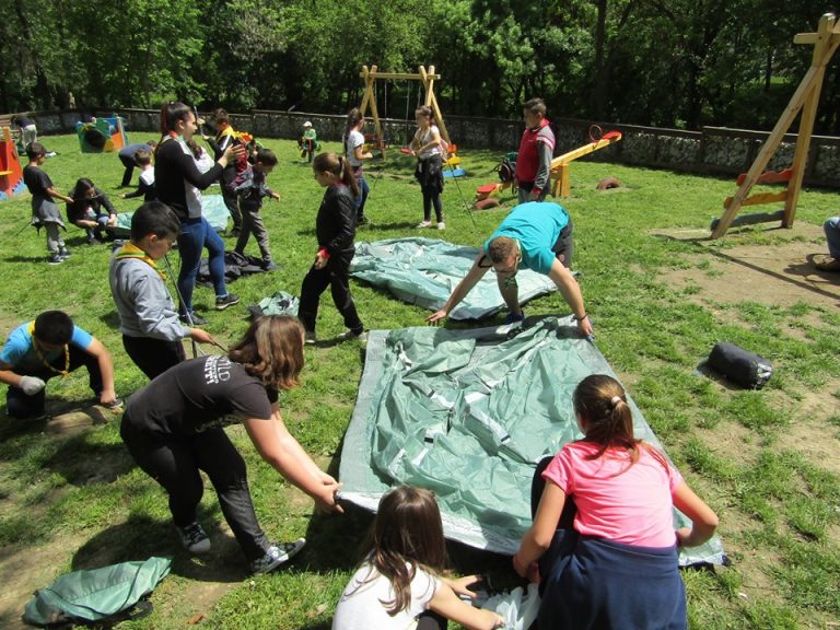 Скаути от Свищов почистиха речните корита на Дунав