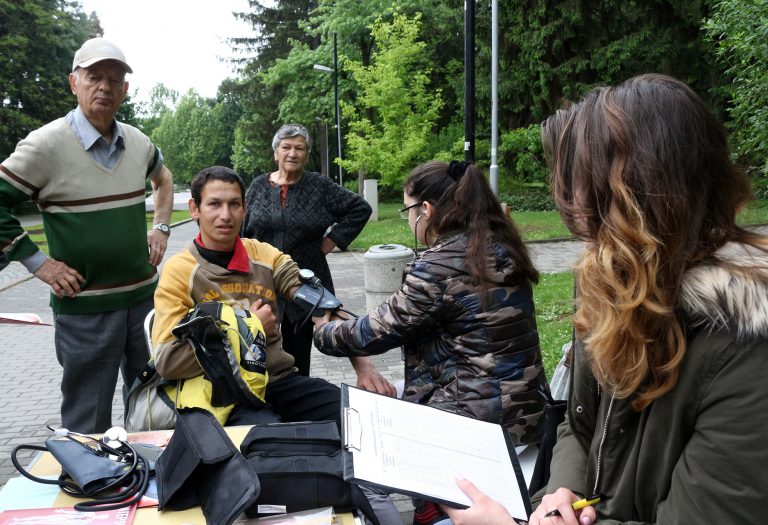 Над 100 великотърновци измериха безплатно кръвното си налягане