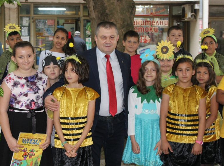 Култура | Приказни герои оживяха в Стражица