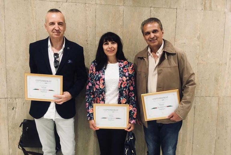 Здраве | Петима лекари от търновската болница  с приз „Лекарите, на които вярваме“