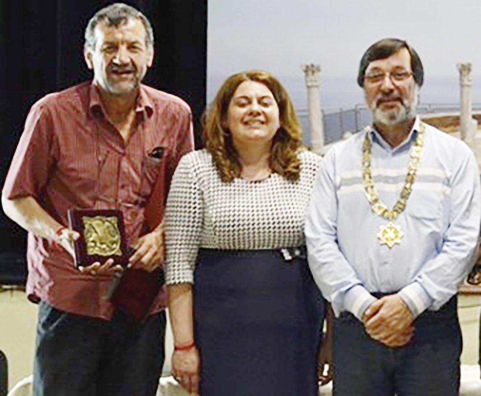 Янтра ДНЕС live Археологът проф. Константин Тотев получи наградата