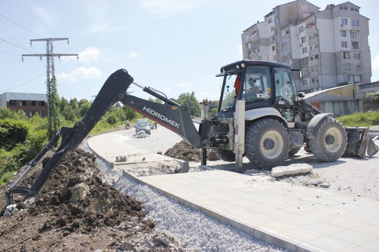 Отвориха за движение новата пътна връзка