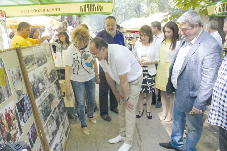 Тонове мезета изядоха гостите на  Празника на горнооряховския суджук