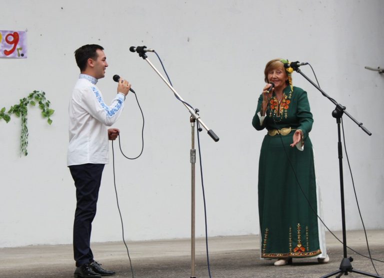 Десети песенен празник „Еньовче” в Стражица