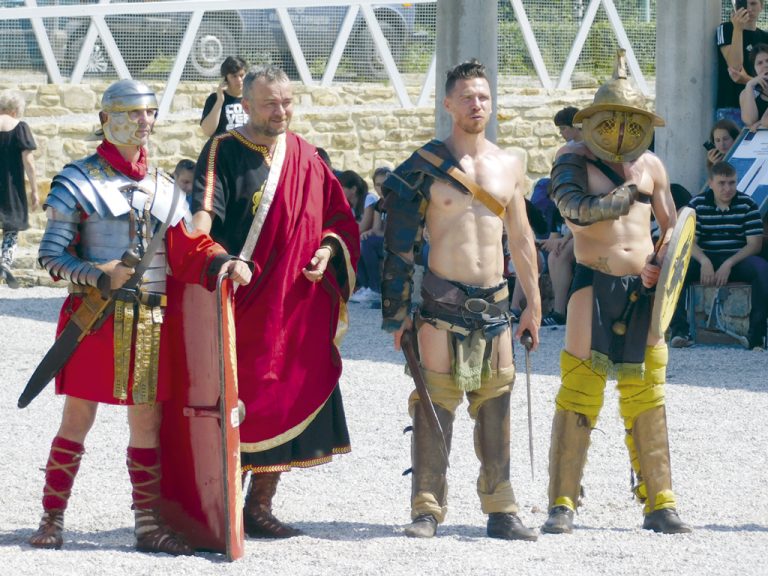 Общество | Император Нерон, сенатори и гладиатори посрещна античният град Нове край Свищов
