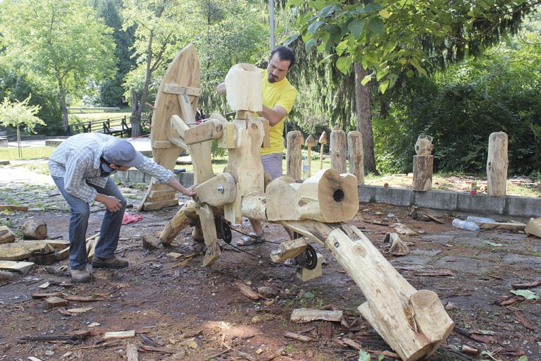Куп нови забавления за малки и големи сътвориха студенти от ВТУ на Ксилифор