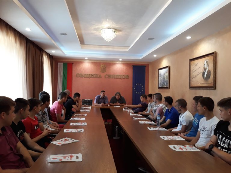 Юношите на ОФК „Академик“ Свищов бяха приветствани от ръководството за шампионската им титла