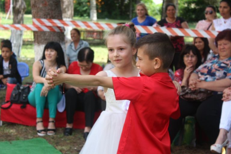 Детска градина „Гинка Маркова” в Камен изпрати своите бъдещи първокласници