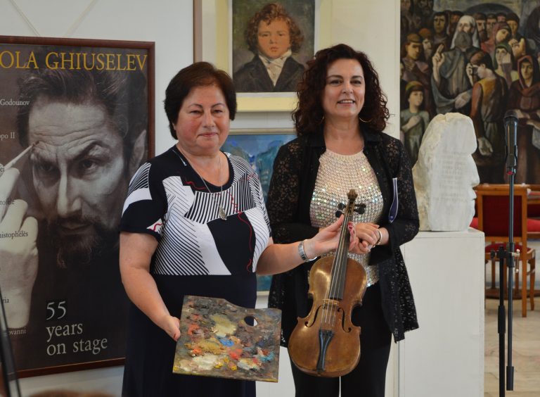 Павликени | Цигулката и палитрата на Никола Гюзелев влизат в експозицията на музея в Павликени