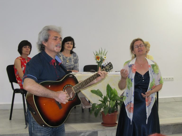 Поетична антология излезе за 15-ата годишнина на лясковския литературен клуб