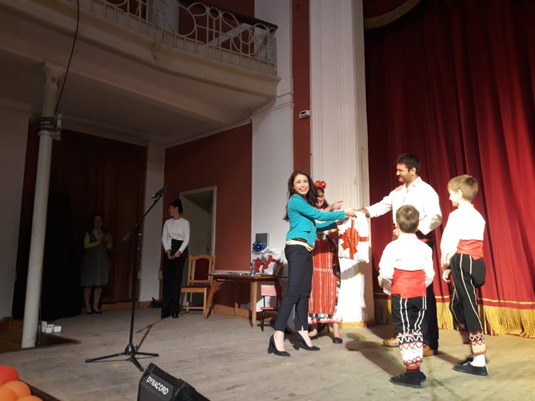 Първото издание на празника „С мама и татко на сцена“ се проведе в Свищов