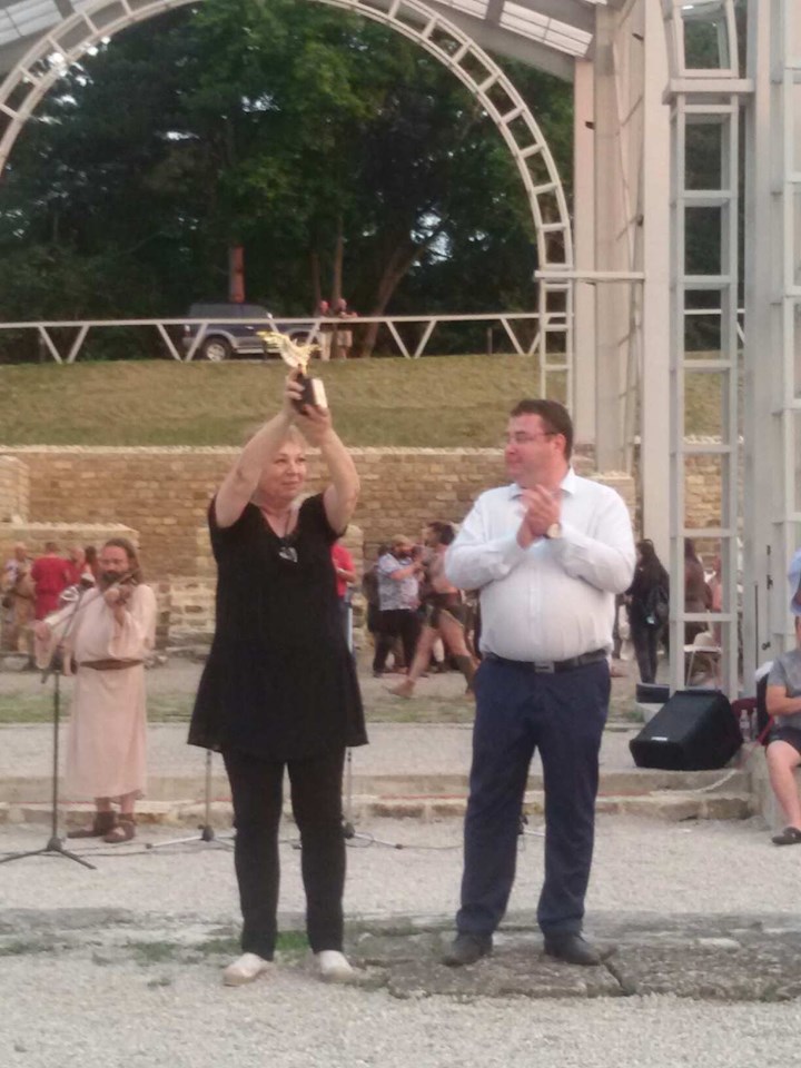 Свищов | Доц. Бони Петрунова получи  наградата „Златен орел“