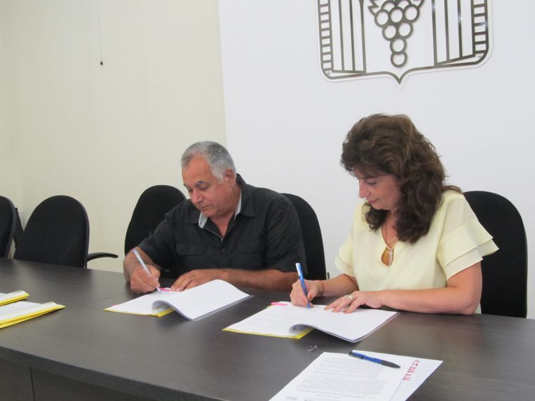 Кметът на Лясковец подписа пет договора за финансиране на проекти от Фонд за подкрепа на местни инициативи