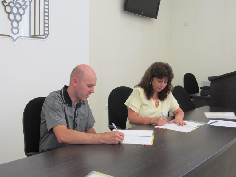 Кметът на Лясковец подписа пет договора за финансиране на проекти от Фонд за подкрепа на местни инициативи