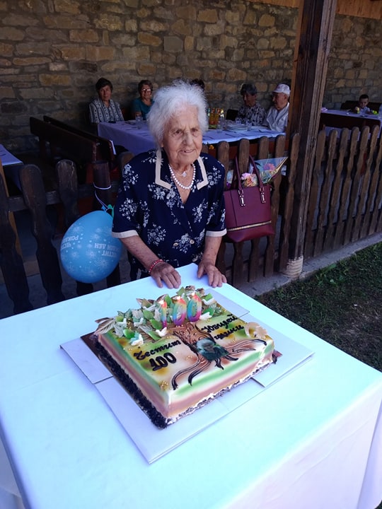 Деца и внуци  почетоха  столетница в  Горско Ново село