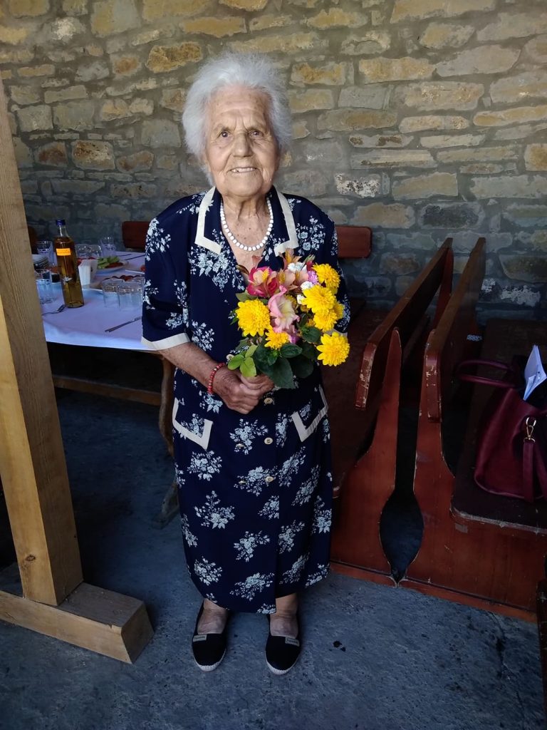 Деца и внуци  почетоха  столетница в  Горско Ново село