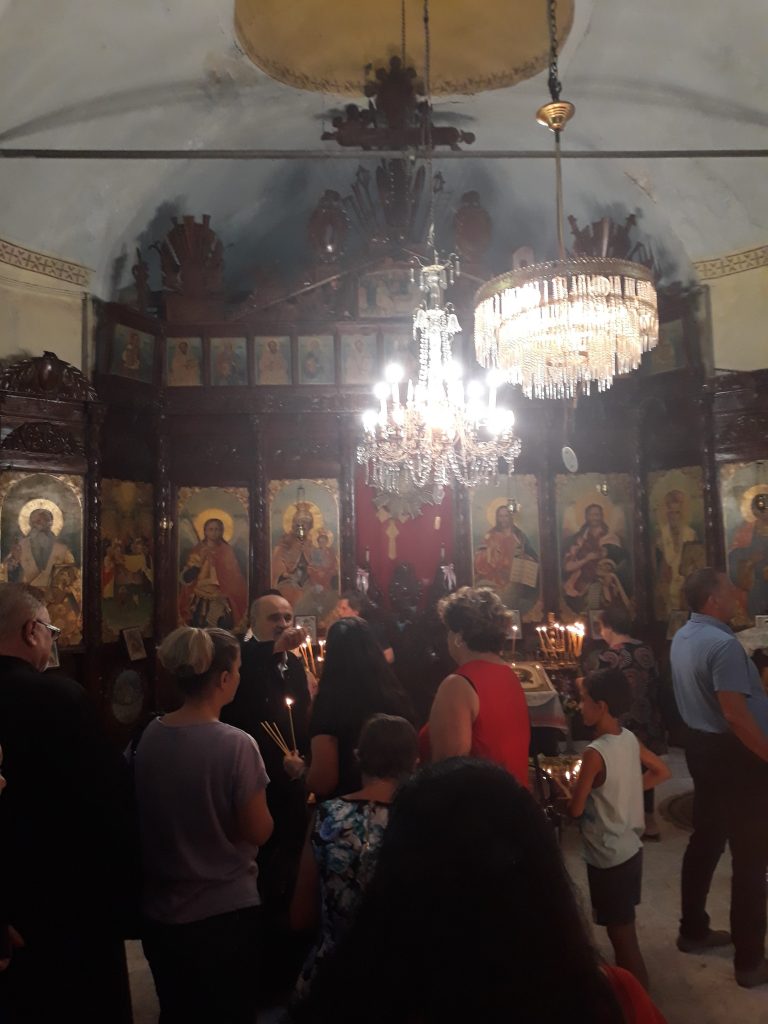 Манастирът “Покров Богородичен“ край Свищов събра стотици миряни отблизо и далеч