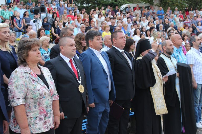 Девет заслужили българи получиха почетния знак „50 г. град Стражица”