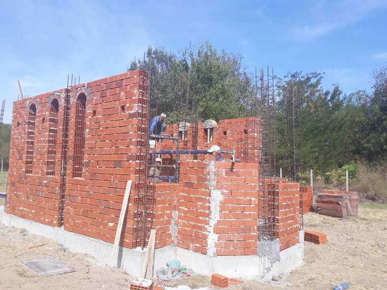 Горещи новини | Започна изграждането на нов православен храм в Свищов