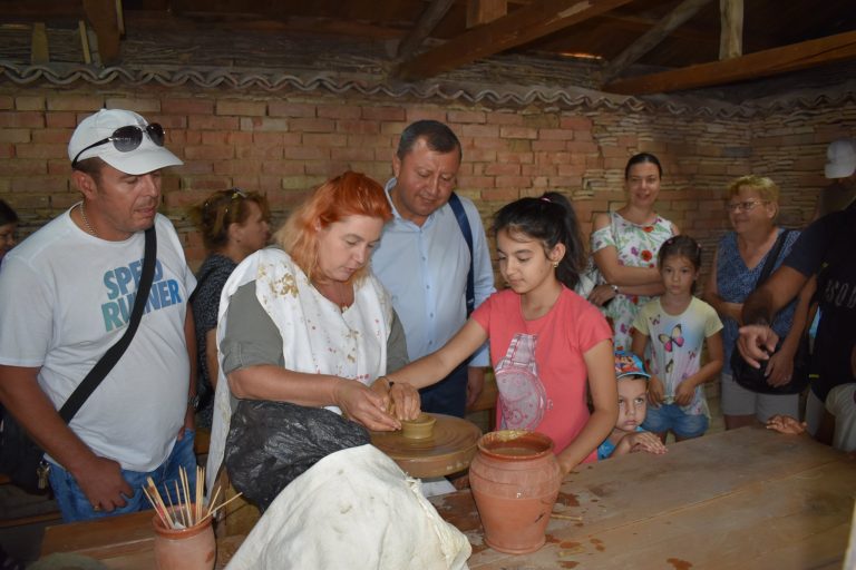Павликени | Инж. Емануил Манолов:  „И преди 18 века надписът „Произведено в Павликени“ е означавал високо качество“