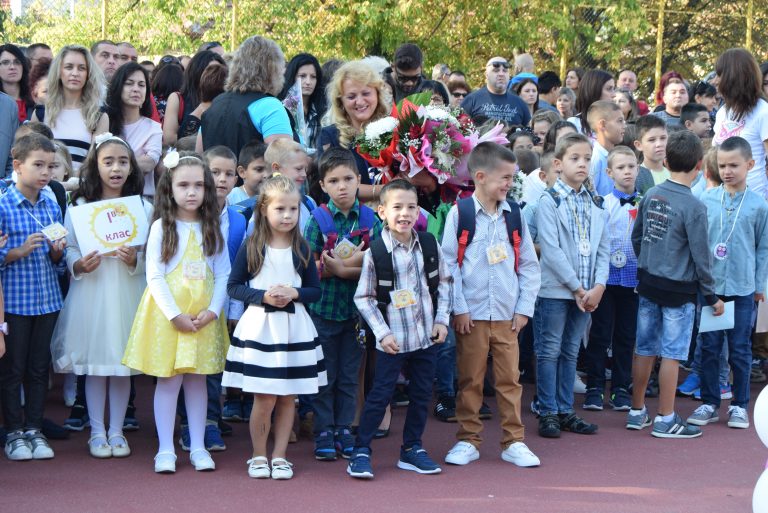 Близо 3000 ученици започнаха новата учебна година в община Горна Оряховица