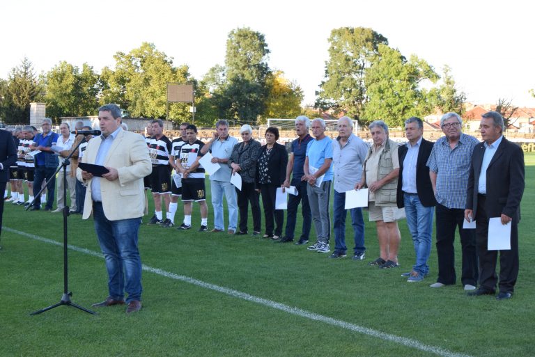 БФС удостои с почетен плакет инж. Добромир Добрев за приноса му в развитието на футбола