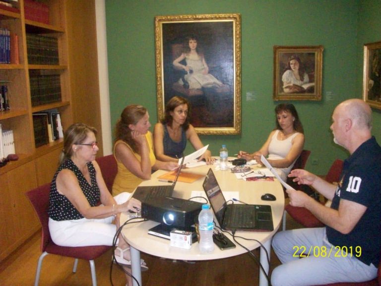 Горна Оряховица | Педагози от СУ „Г. Измирлиев“  бяха на обучение в чужбина