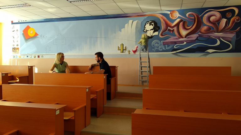 Стенописи на студенти от ВТУ  украсиха училище в Г. Оряховица