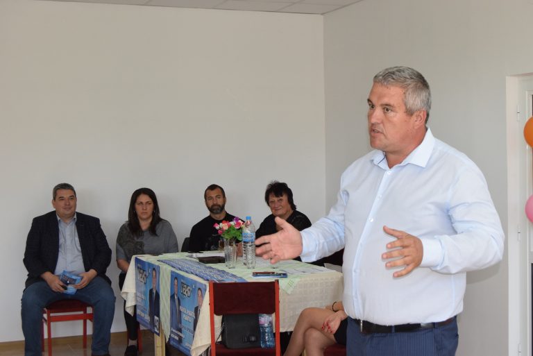 В Първомайци пожелаха с песен успех на изборите на кандидатите на ПП ГЕРБ