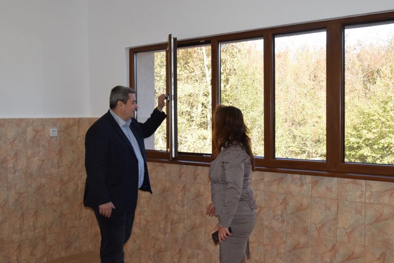 Инж. Добрев: “След обновяването на хижа „Божур“, вече се радваме и на реновирания туристически заслон”