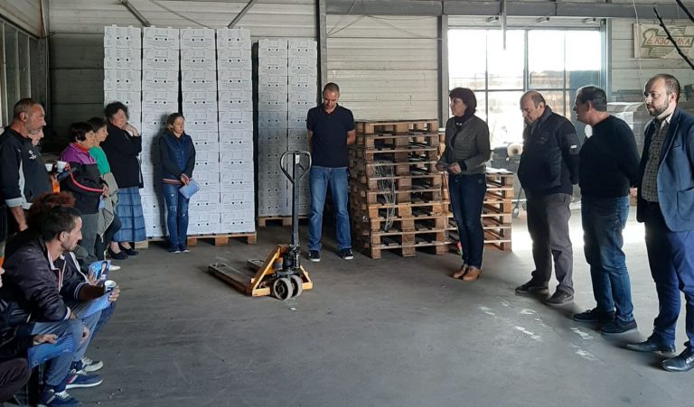 Хората в Павликенско вярват, че кандидатът за кмет от ПП ГЕРБ Ваня Антонова ще реши острия проблем с транспорта в общината