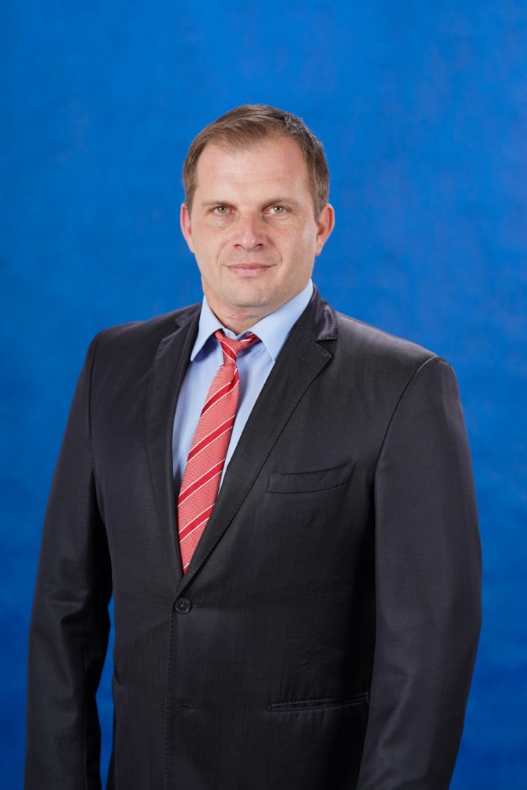 Горна Оряховица | Виктор Азманов напуска  Общинския съвет в Горна Оряховица