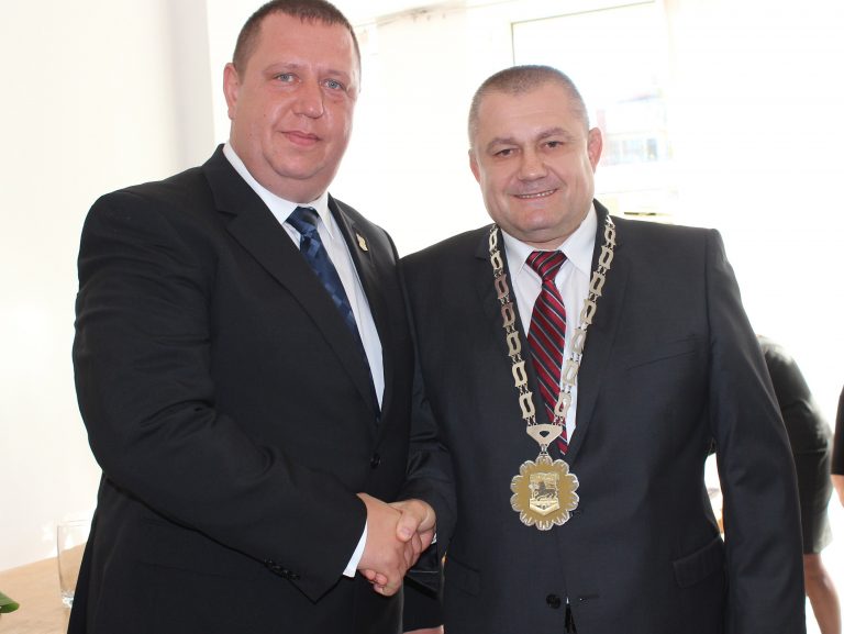 Пари и власт | Илиян Маринов отново оглави  Общинския съвет в Стражица