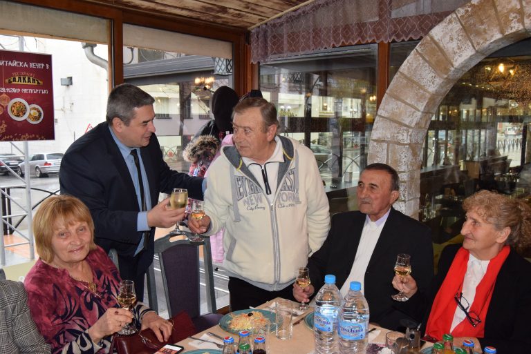 Горна Оряховица | 17 двойки повториха брачните си клетви след 50 години брак