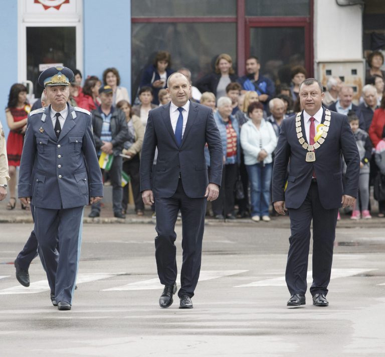 Емануил Манолов – един успял мъж на 50