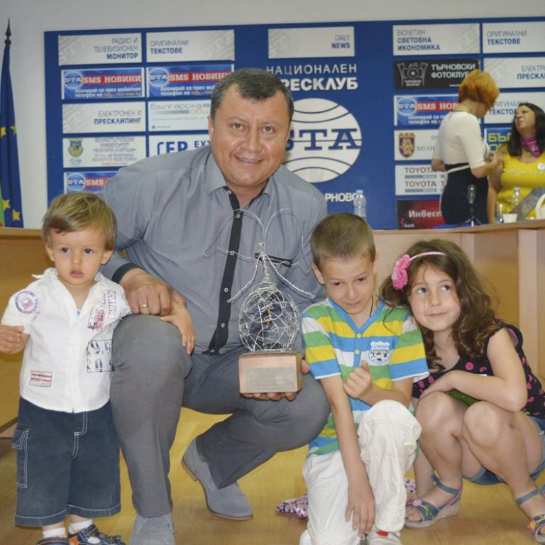 Емануил Манолов – един успял мъж на 50