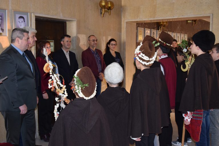 Горна Оряховица | Kоледарчета наричаха за здраве и благоденствие на Община Горна Оряховица