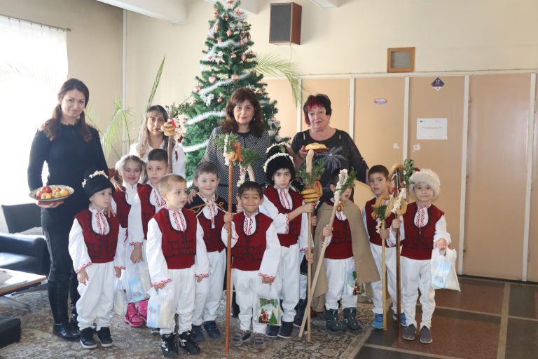 Три Коледарски дружини благославяха в Община Лясковец