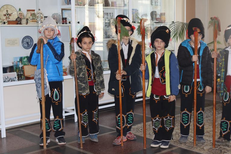 Три Коледарски дружини благославяха в Община Лясковец