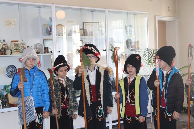 Три Коледарски дружини благославяха в Община Лясковец