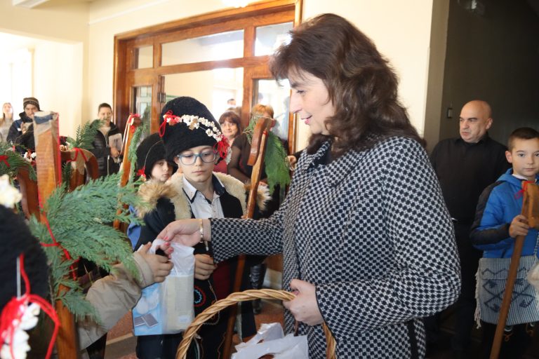 Три Коледарски дружини благославяха в Община Лясковец