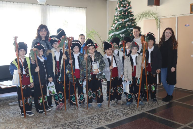 Три Коледарски дружини благославяха в Община Лясковец