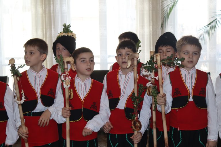 Три Коледарски дружини благославяха в Община Лясковец