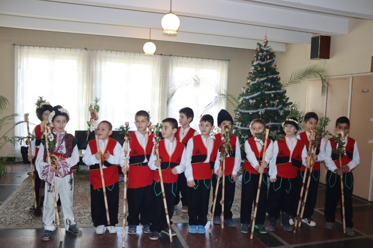 Три Коледарски дружини благославяха в Община Лясковец