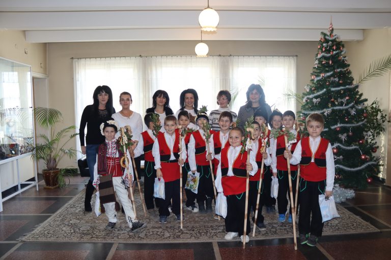 Три Коледарски дружини благославяха в Община Лясковец