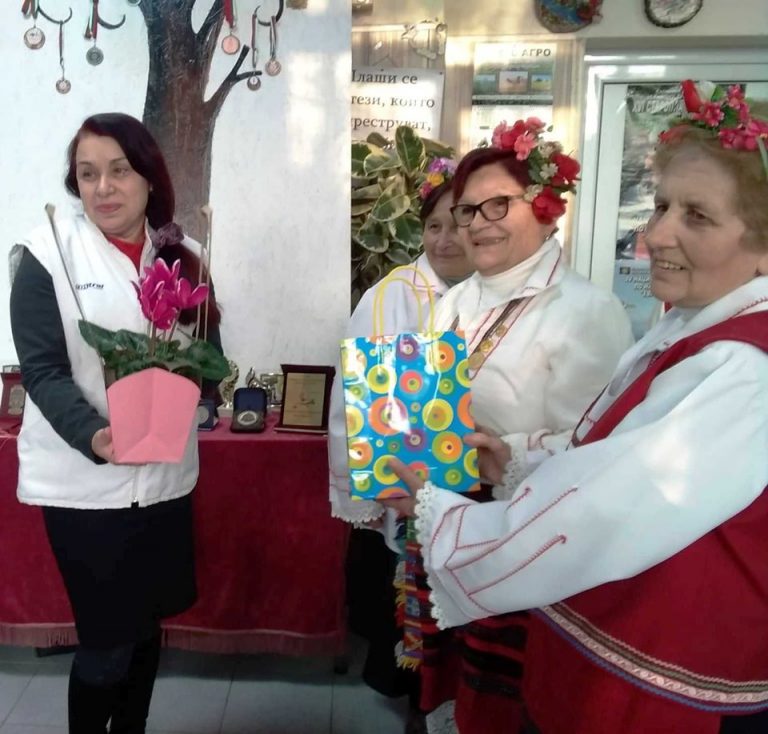 Бабинден почетоха с веселие във всички лясковски села