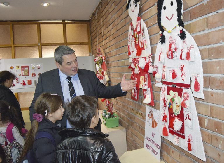 Горна Оряховица | Близо 400 мартеници направиха деца от община Горна Оряховица