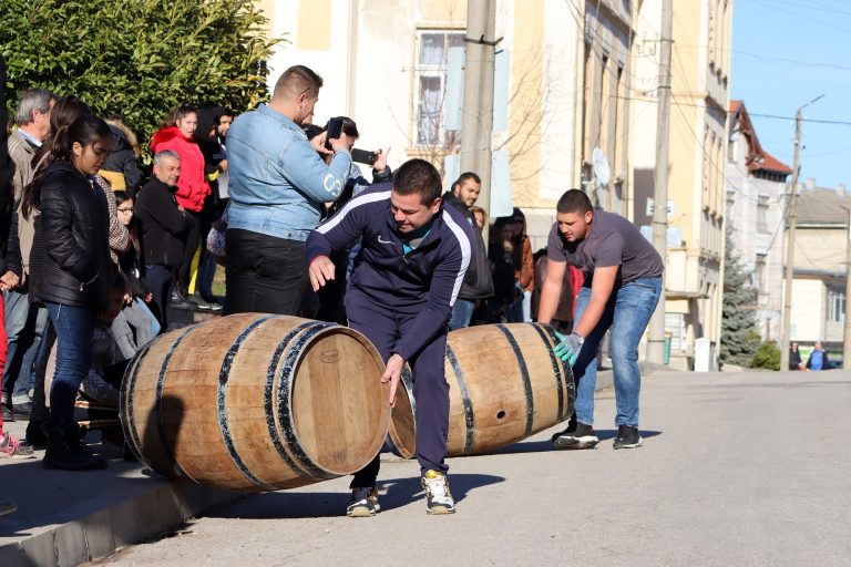 Радослав Иванов с пета поредна победа в Състезанието по търкаляне на бурета