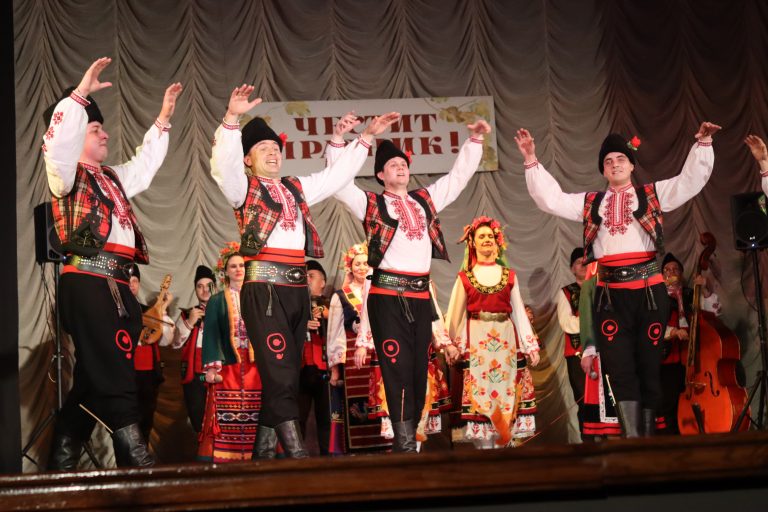 С винени конкурси, с фолклорни концерти и със зарязване бе отбелязан празникът Трифон Зарезан в община Лясковец